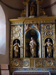 Retable en bois rehaussé de dorures  de l'église St-Blaise de Claivaux-d'Aveyron